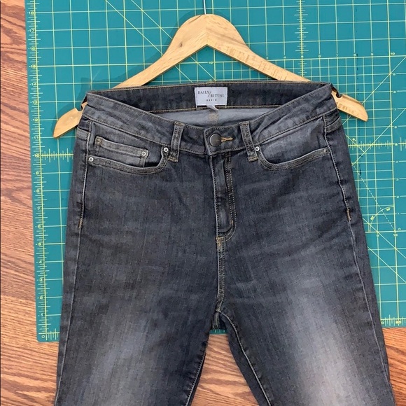 Daily Ritual Grey Jeans - Picture 3 of 3